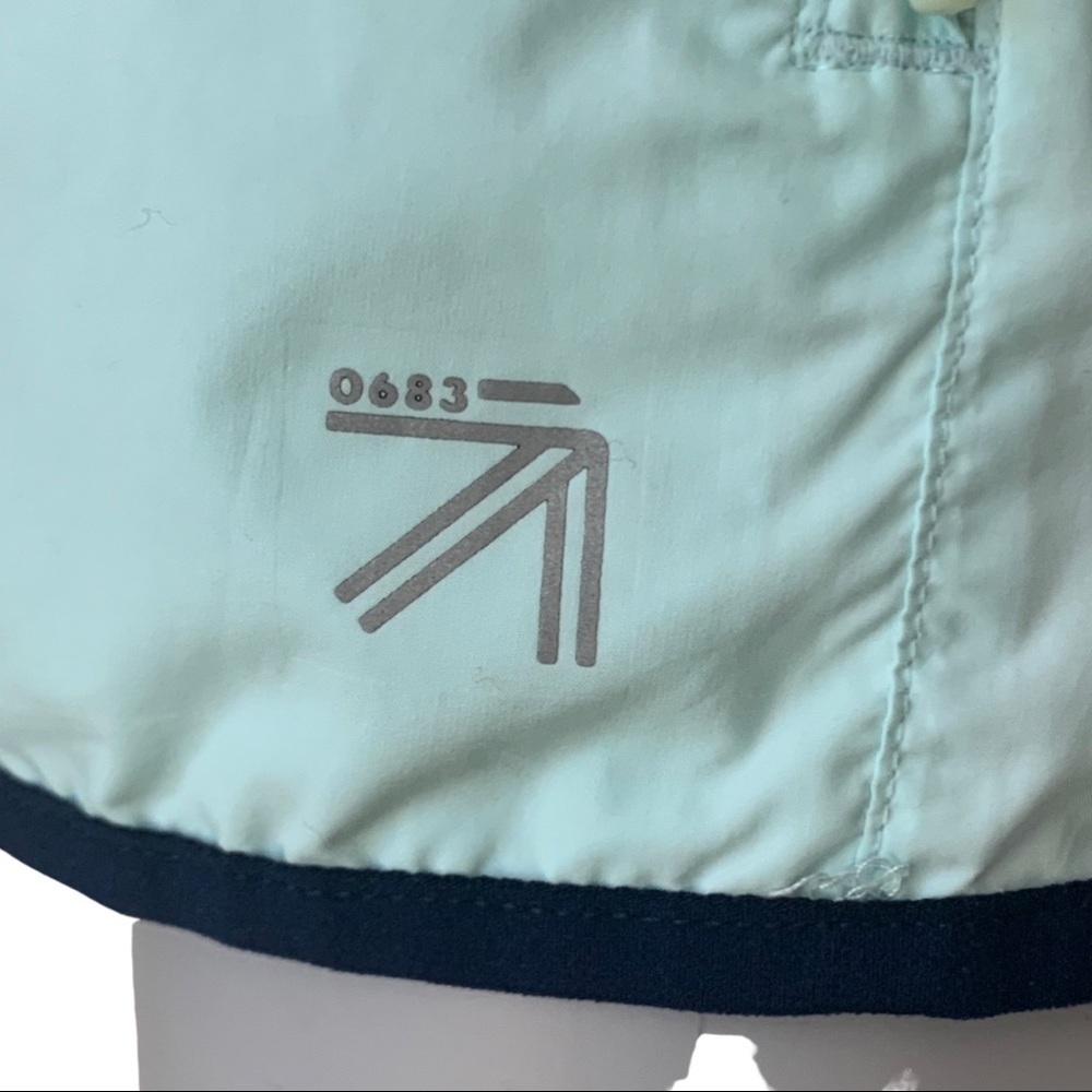 New Balance for J. CREW Dover Hooded Jacket in Aqua Sky Lightweight Windbreaker - Picture 14 of 16